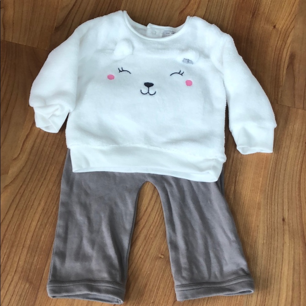 Cozy fleece sweatshirt and organic pants 6-12M